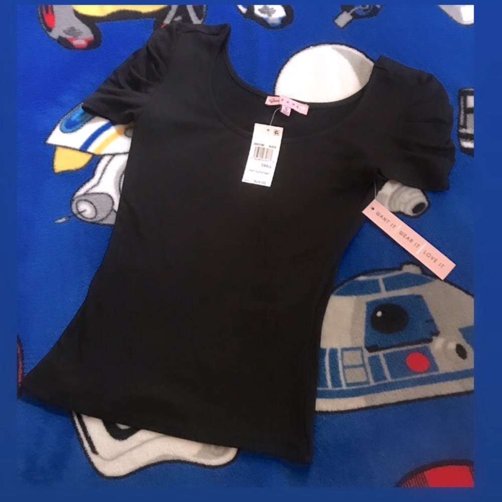 BNWT Fame size small tee shirt